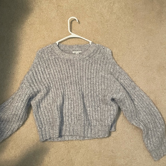 light gray american eagle sweater - Picture 2 of 2